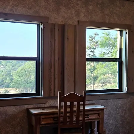 Breezy Hills Cottages - Moonlight Cottage-2